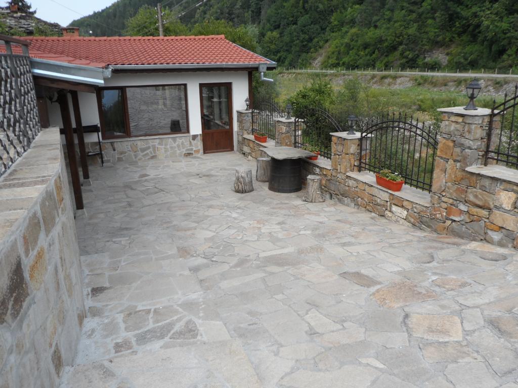 Guest House Ivan Cserni Oszam Kültér fotó