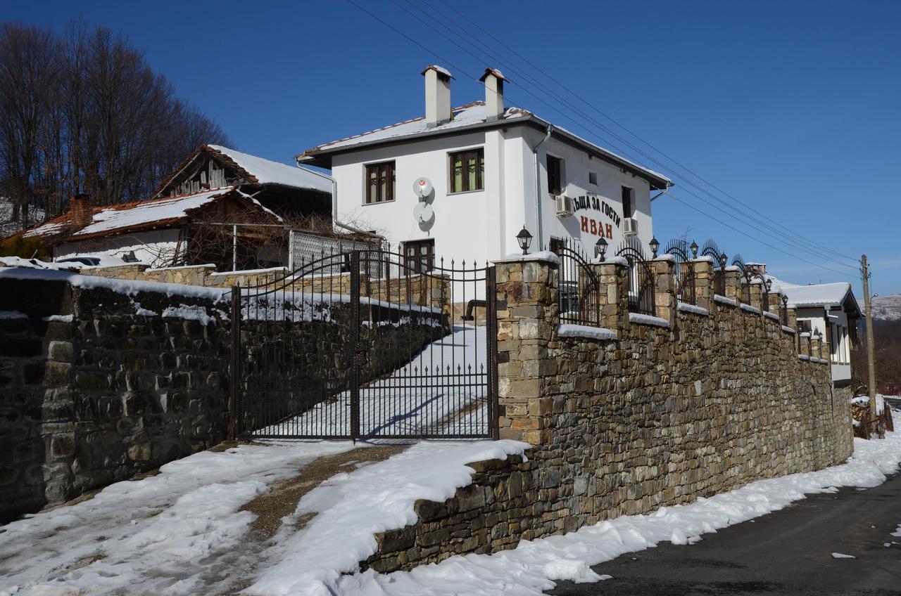 Guest House Ivan Cserni Oszam Kültér fotó