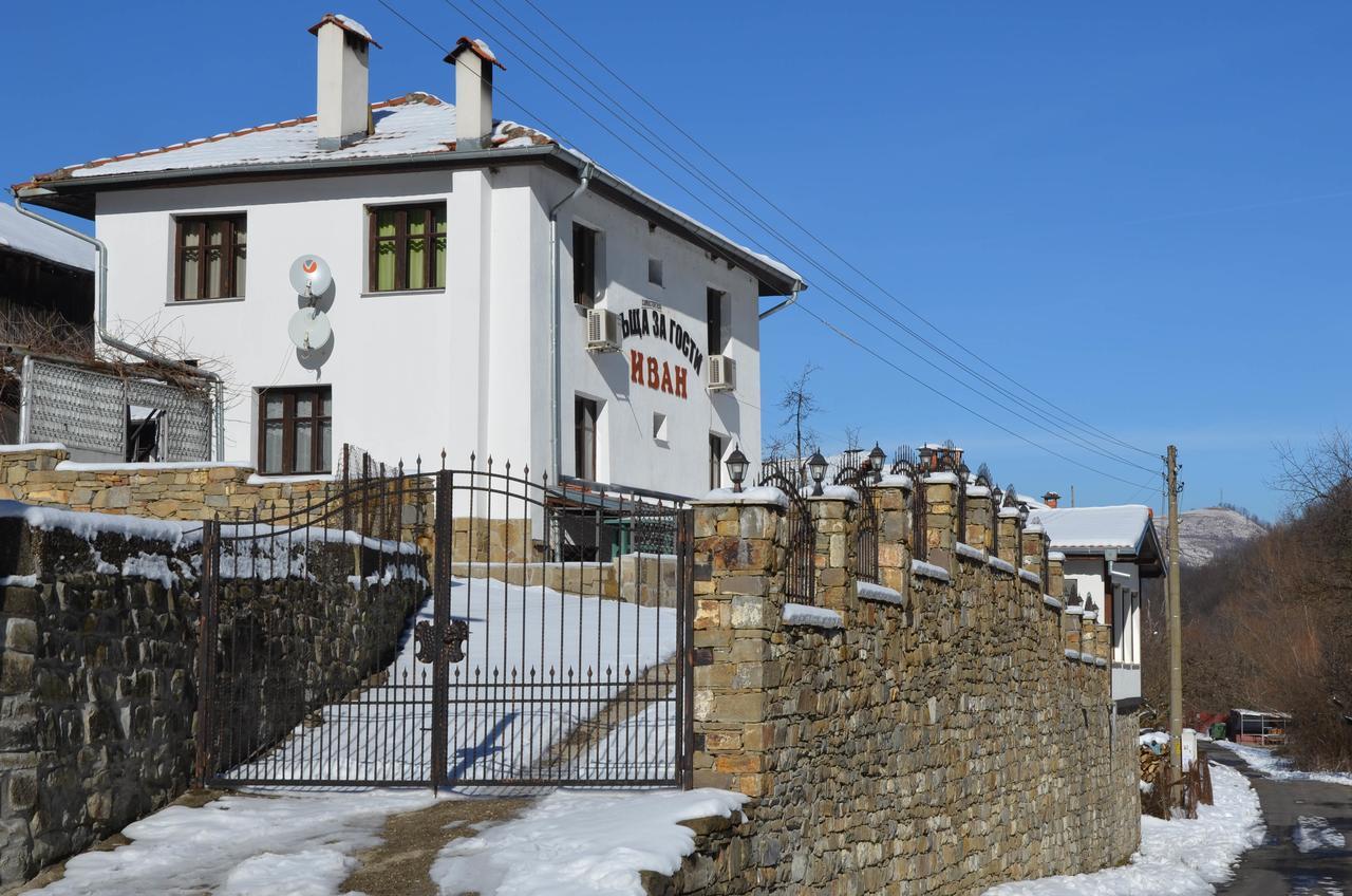 Guest House Ivan Cserni Oszam Kültér fotó