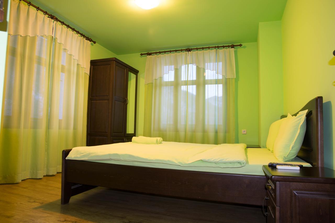 Guest House Ivan Cserni Oszam Kültér fotó