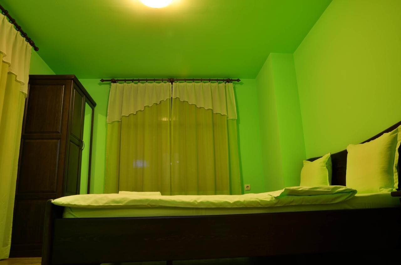 Guest House Ivan Cserni Oszam Kültér fotó