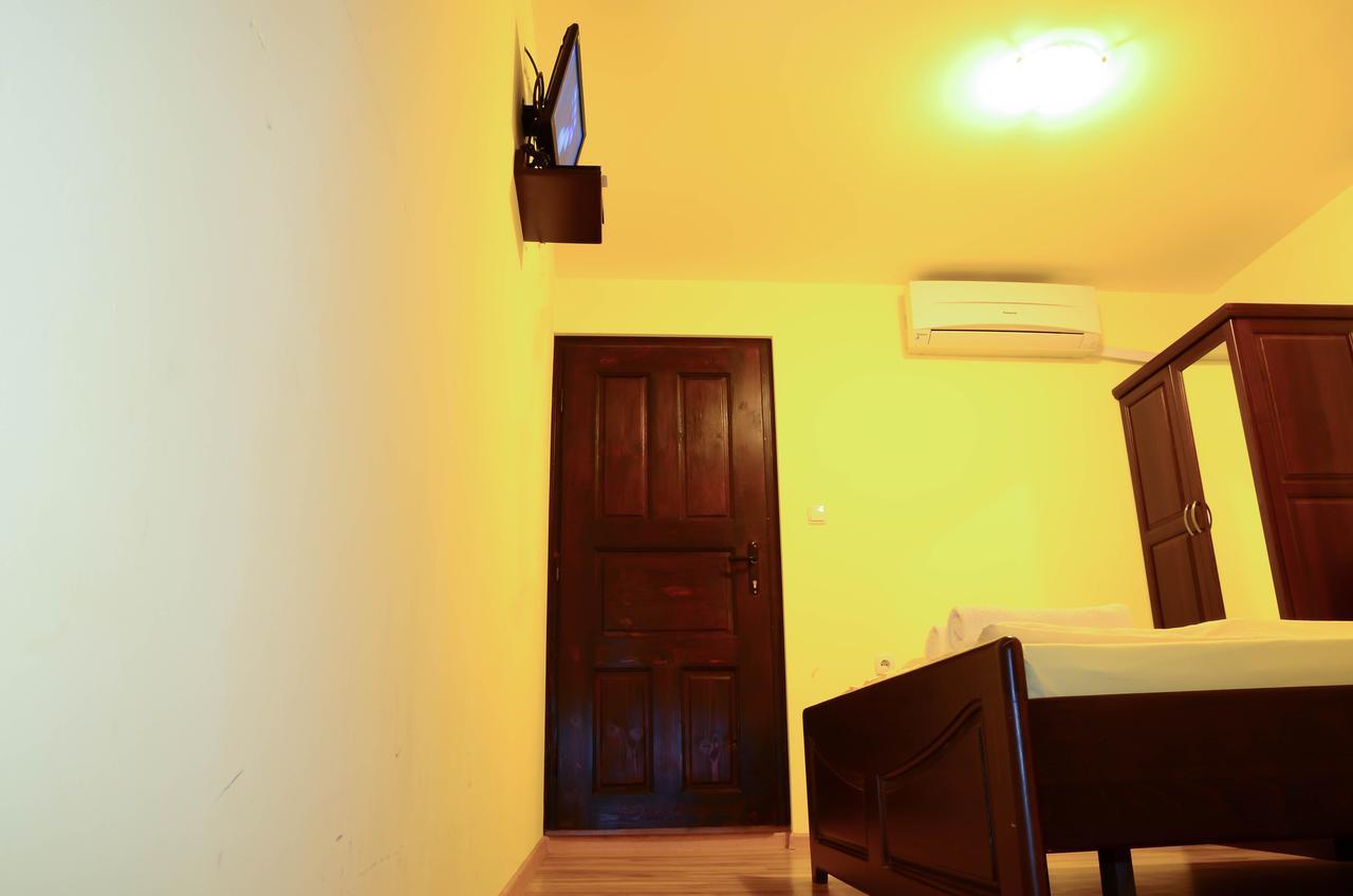 Guest House Ivan Cserni Oszam Kültér fotó