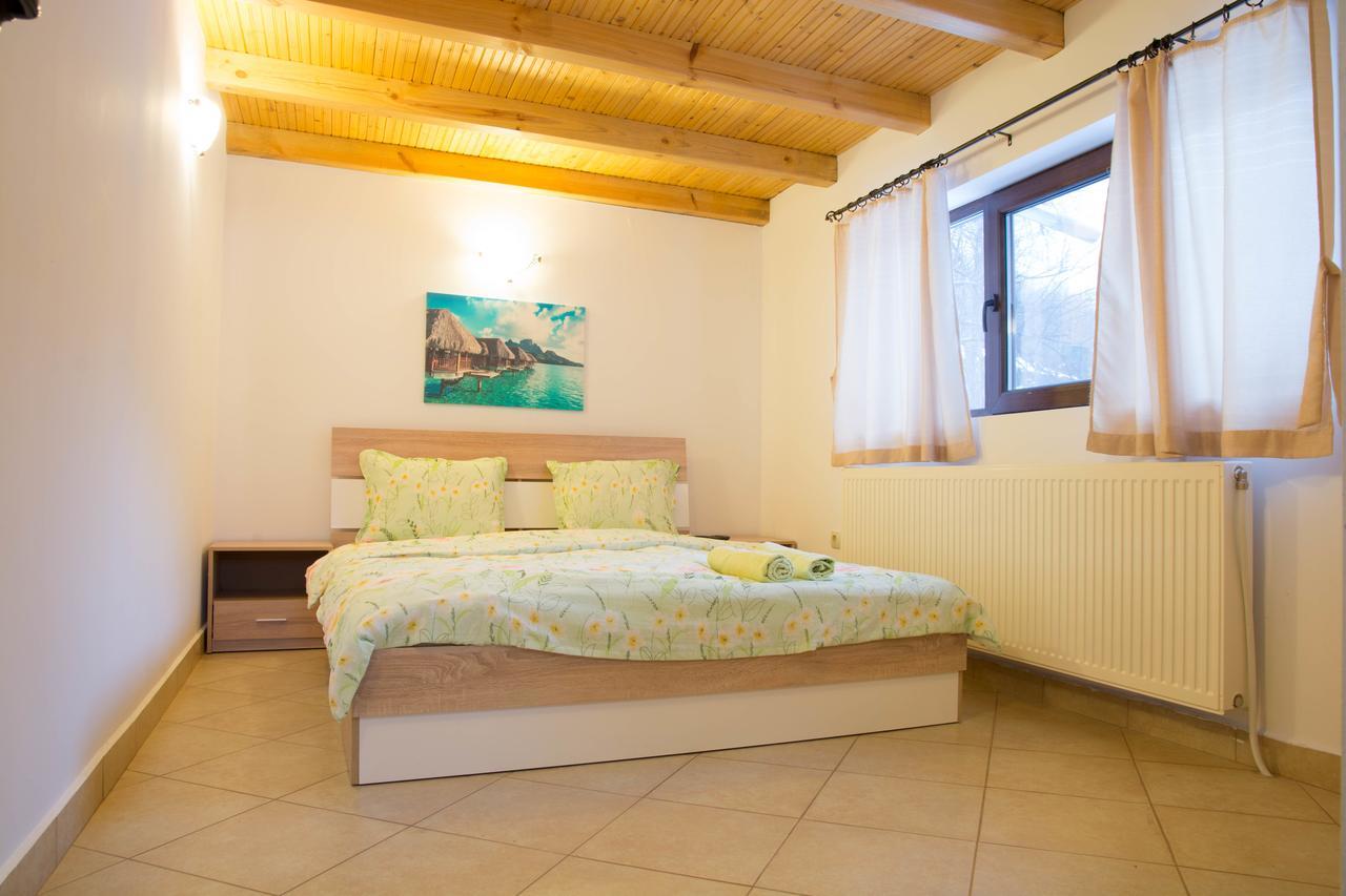 Guest House Ivan Cserni Oszam Kültér fotó